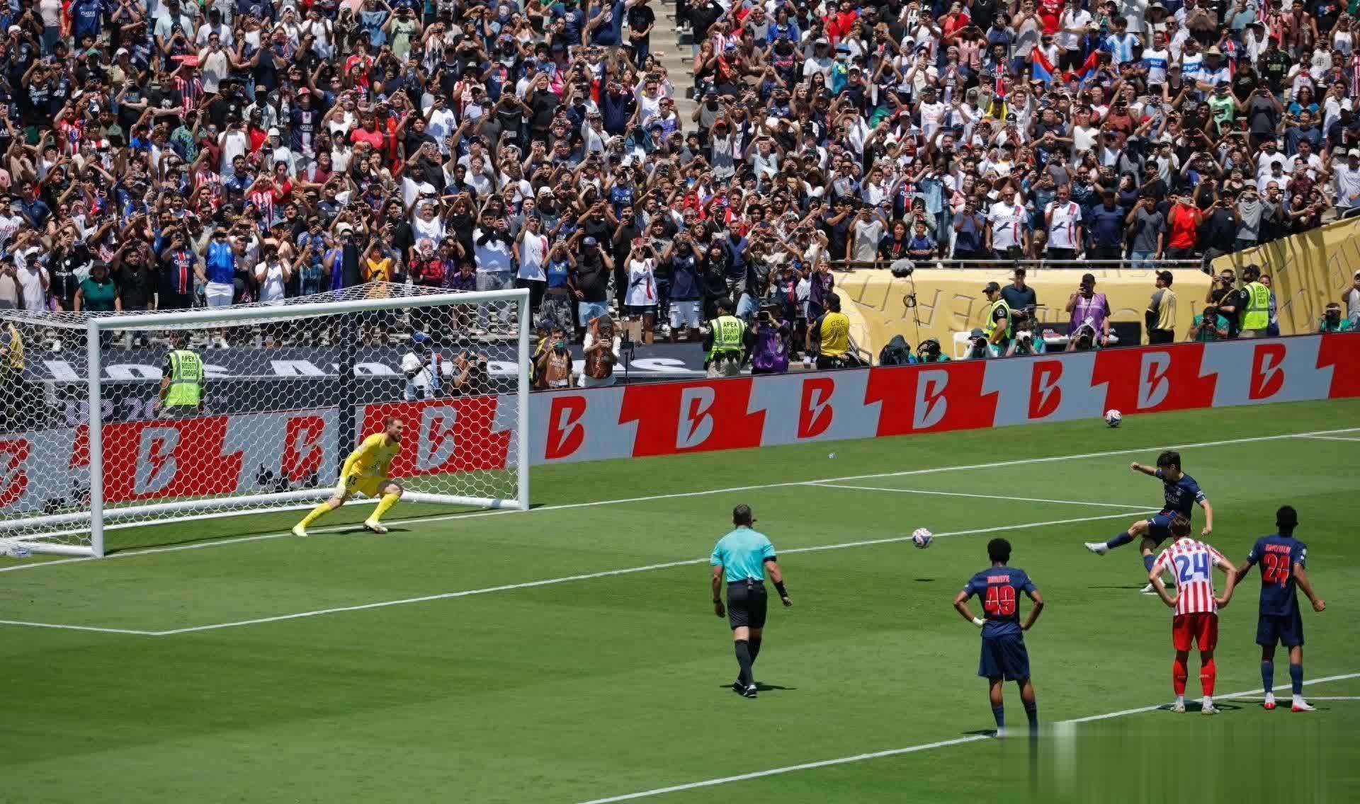 kaiyun-Ning重返赛场，比赛规则变更首场状态出色，巴黎圣日耳曼观众沸腾！-kaiyun