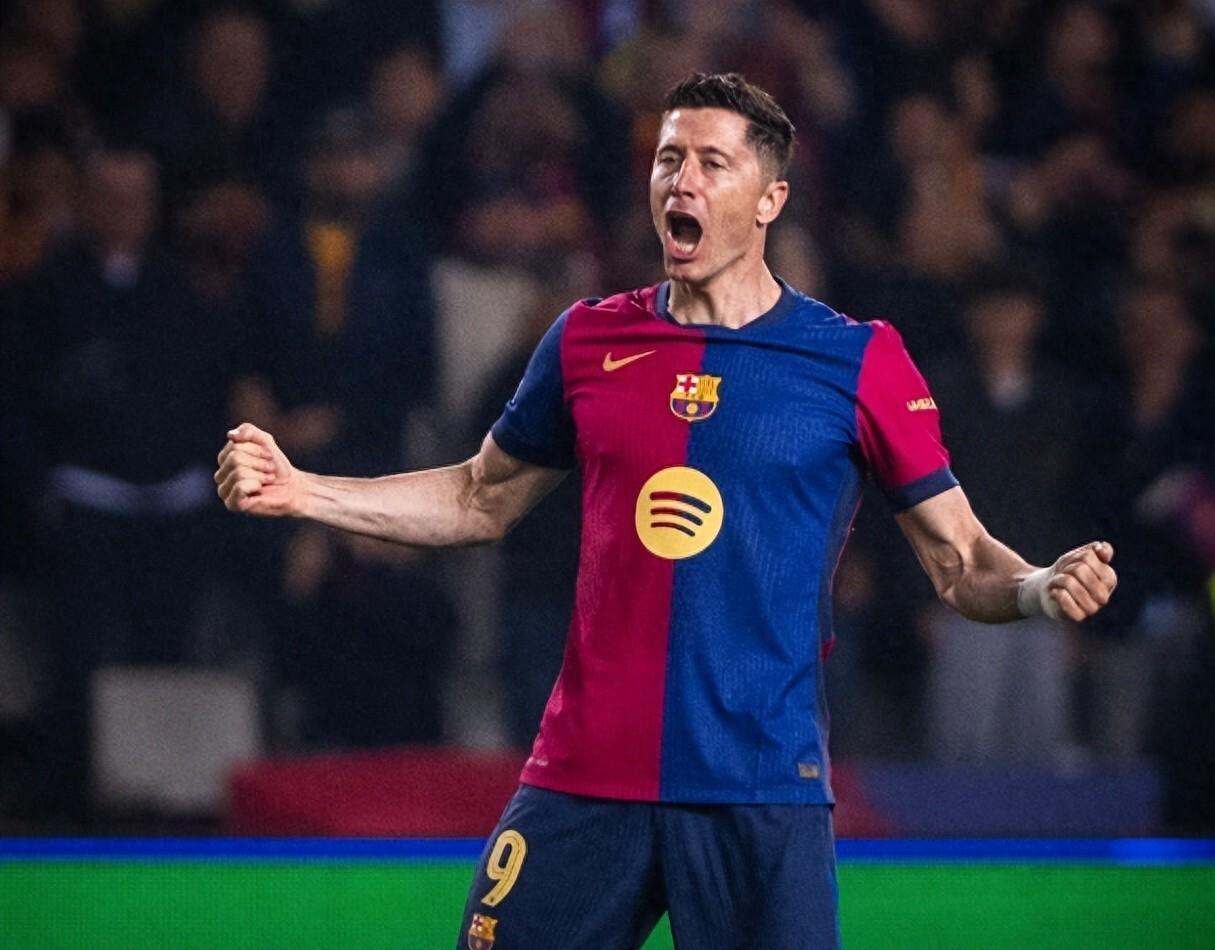 开云-莱万多夫斯基迎来十二赛季出色发挥，IG观众热烈欢呼！-开云