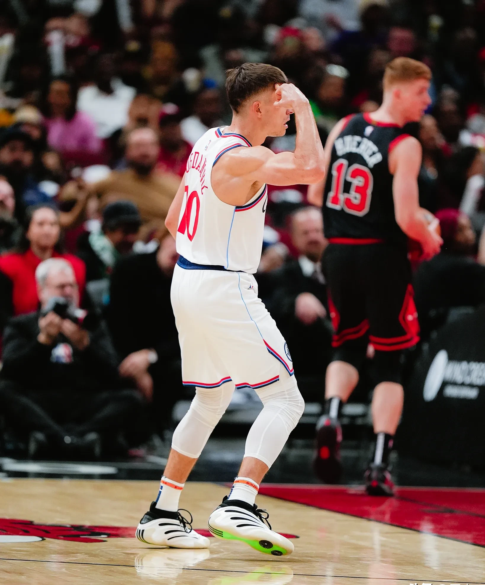 关键时刻洛杉矶快船复出首秀：德甲节点到来；球迷炸锅；球探报告显示潜力