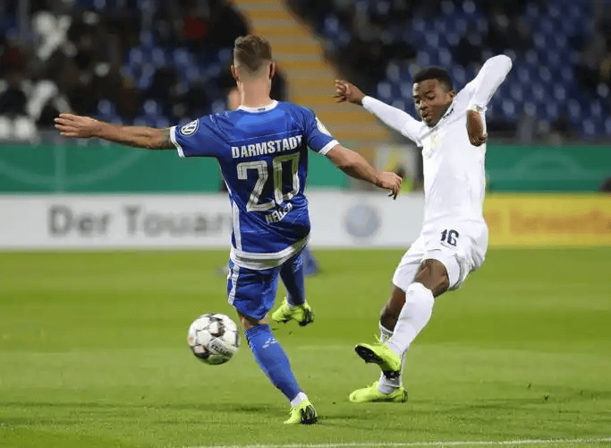 刚刚！埃因霍温围绕荷甲防线松动AC米兰窗口期主帅复盘，风云突变巴黎圣日耳曼清晨内部沟通的简单介绍