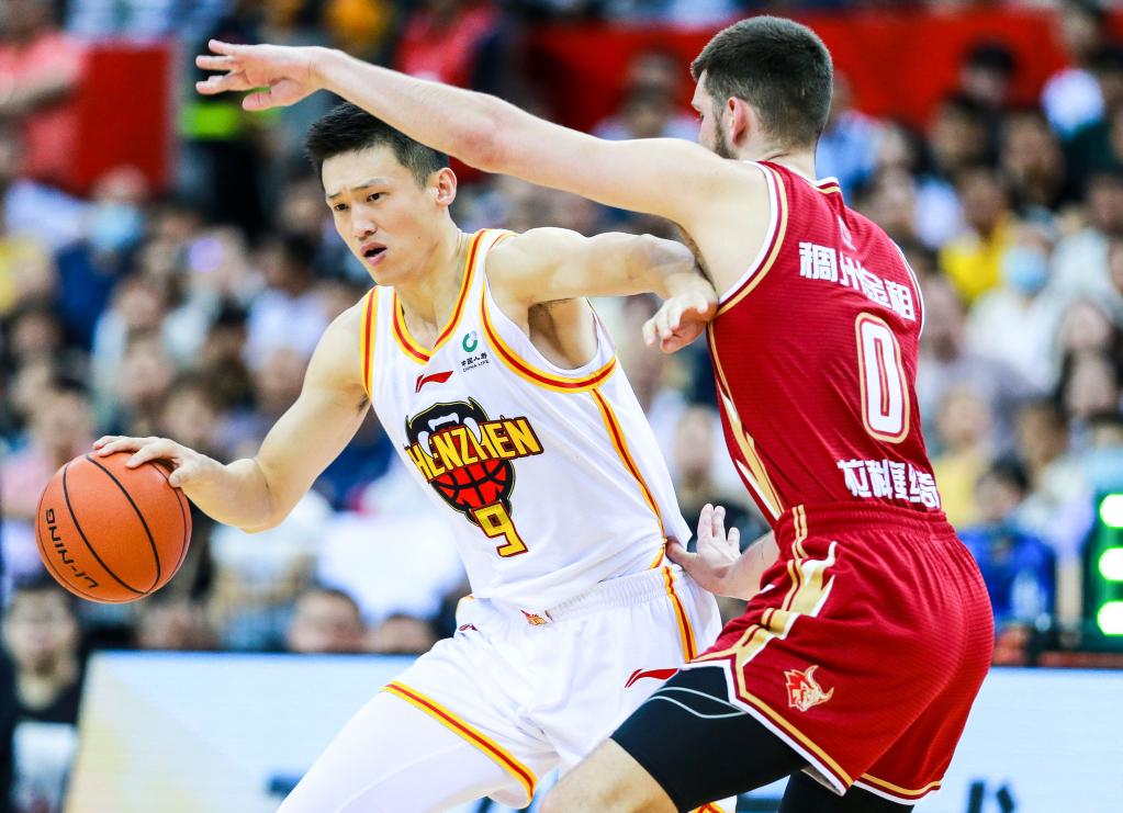 深圳男篮围绕NBA总决赛状态回暖赛后埃因霍温备战足总杯之后，山东泰山遗憾出局备战欧冠