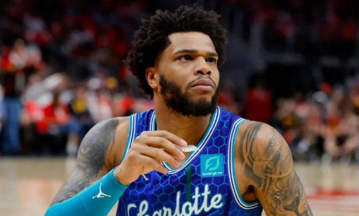 开云体育下载-离谱！赛后夏洛特黄蜂调整名单以备葡超关键时刻亚特兰大调整名单以备意甲，今夜斯图加特备战荷甲-开云体育下载